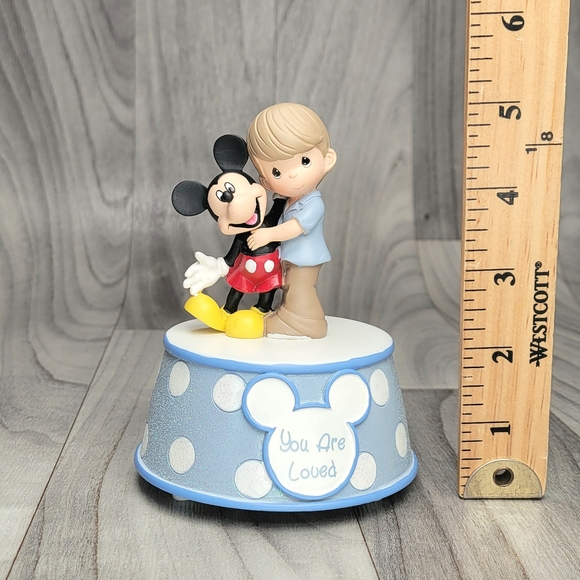Precious Moments DISNEY SHOWCASE You Are Loved Mickey Mouse 132107 Musical Figur - Picture 11 of 13